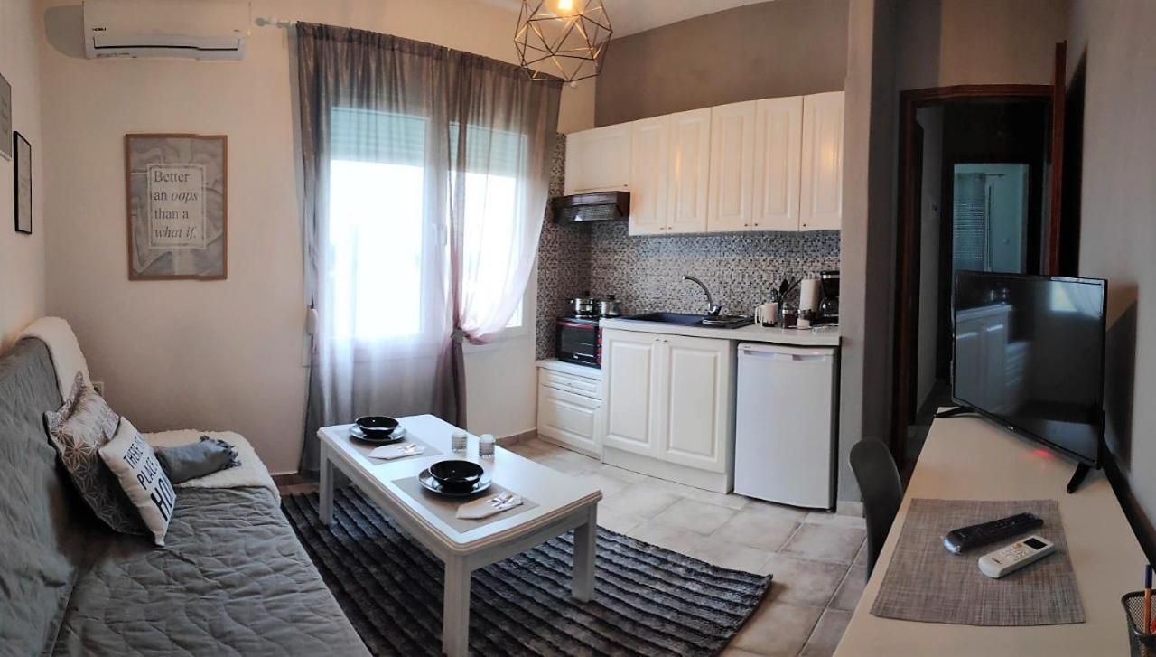 Apartamento Cozy And Modern Komotiní Exterior foto