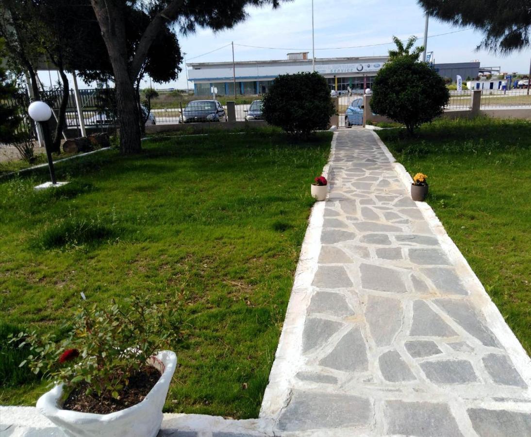 Apartamento Cozy And Modern Komotiní Exterior foto